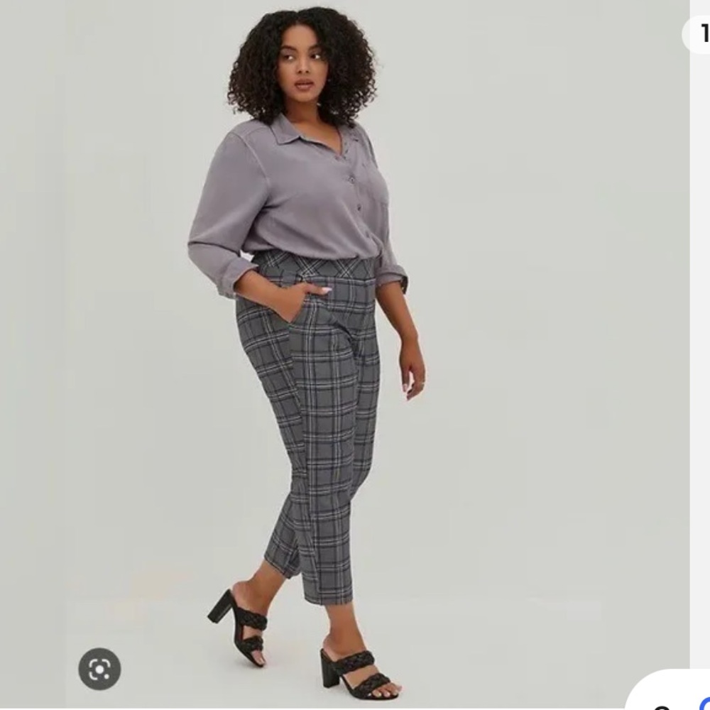 TORRID SIZE 2 2X 18-20 GRAY PLAID PANTS PONTE WORN ONCE CROPPED